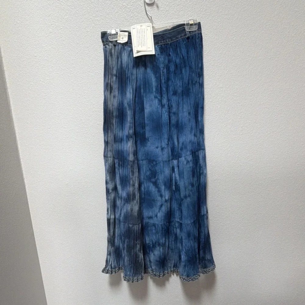 St. John's Bay Blue Tie Dye Button Trim Long Skirt. Denim waist. Sz 6. Y2K. - Picture 6 of 7